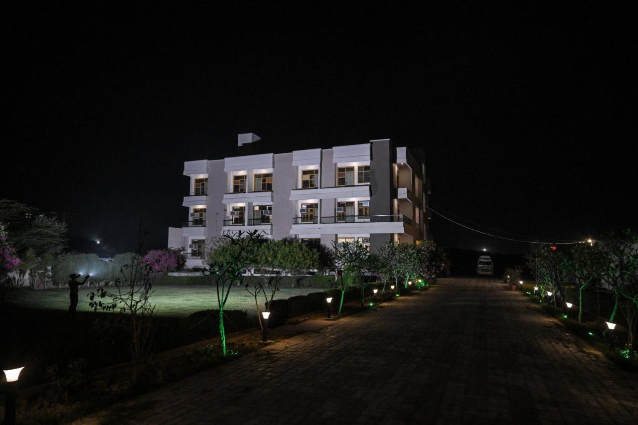 The Govindam Resort Vrindāvan Екстериор снимка